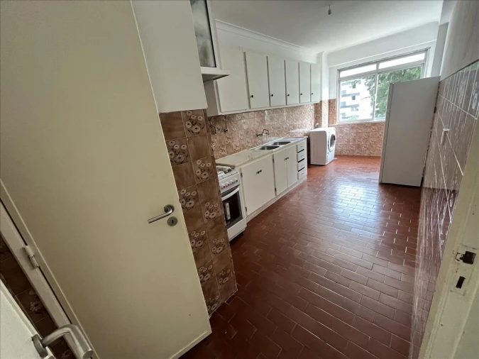 Apartamento T2 para Venda em Agualva e Mira-Sintra Foto 5