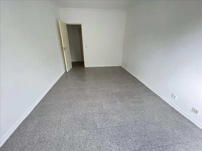 Apartamento T2 para Venda em Agualva e Mira-Sintra Foto 7