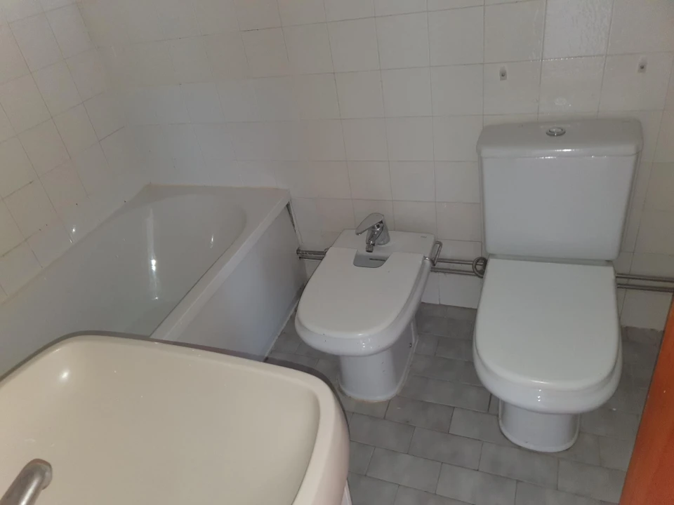 Apartamento T3 para Venda em Vilar de Andorinho Foto 12