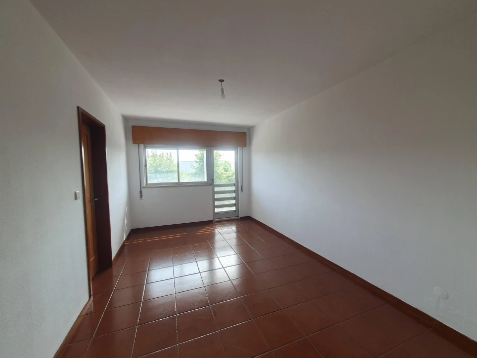 Apartamento T3 para Venda em Vilar de Andorinho Foto 3