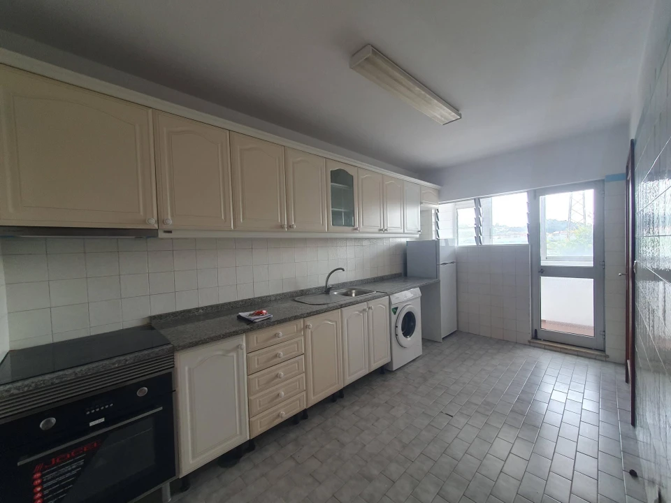 Apartamento T3 para Venda em Vilar de Andorinho Foto 6