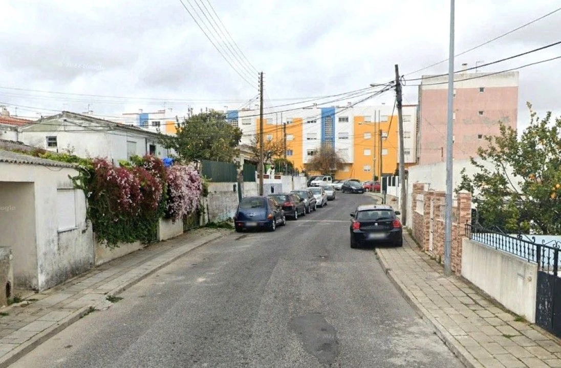 Moradia T2 para Venda em Queluz e Belas Foto 5