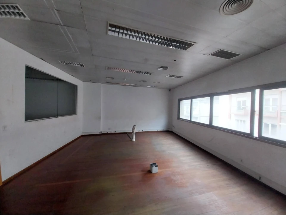 Escritório para Venda em Leiria, Pousos, Barreira e Cortes Foto 3