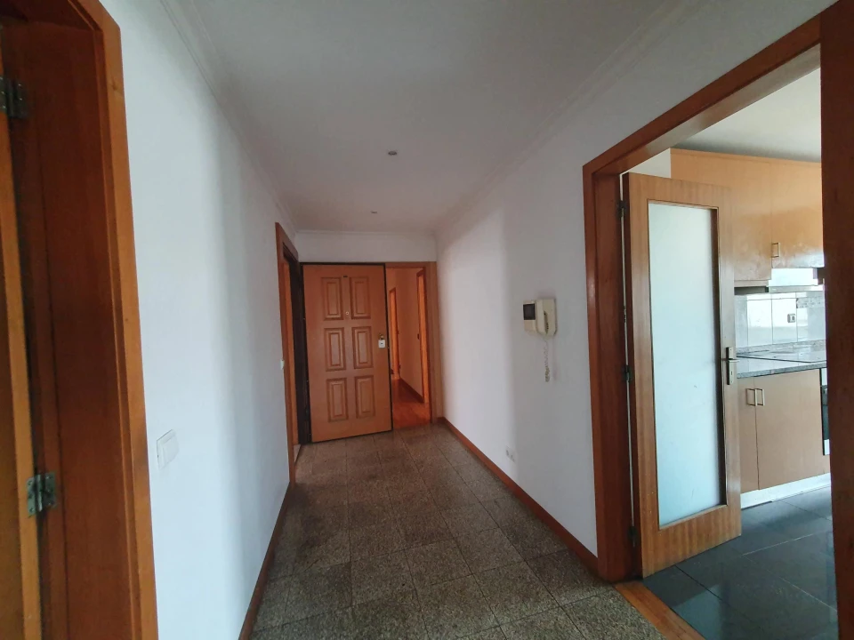 Apartamento T3 para Venda em Rio Tinto Foto 2