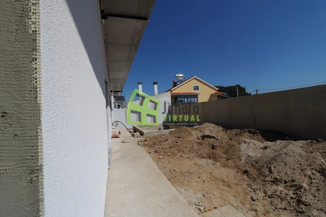 Moradia T3 para Venda em Quinta do Conde Foto 3