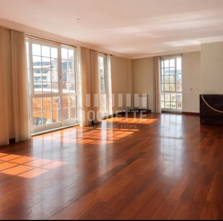 Apartamento T5 para Venda em Cedofeita, Santo Ildefonso, Sé, Miragaia, São Nicolau e Vitória Foto 3