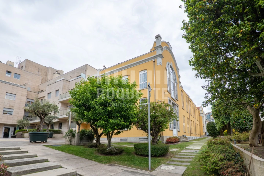 Apartamento T5 para Venda em Cedofeita, Santo Ildefonso, Sé, Miragaia, São Nicolau e Vitória Foto 1