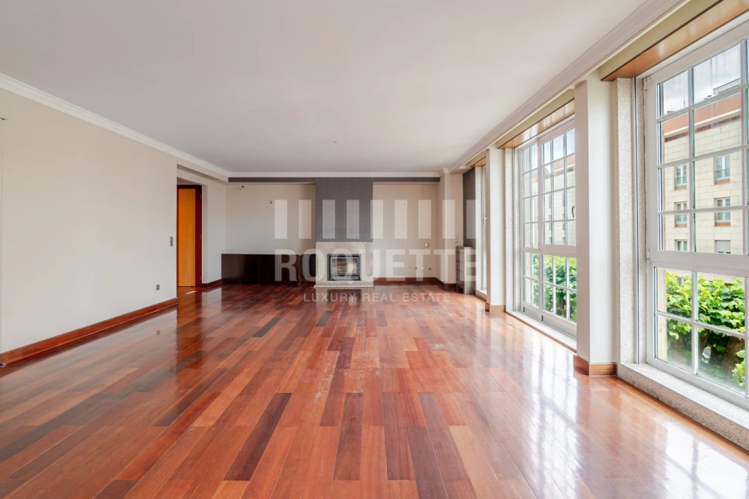 Apartamento T5 para Venda em Cedofeita, Santo Ildefonso, Sé, Miragaia, São Nicolau e Vitória Foto 6