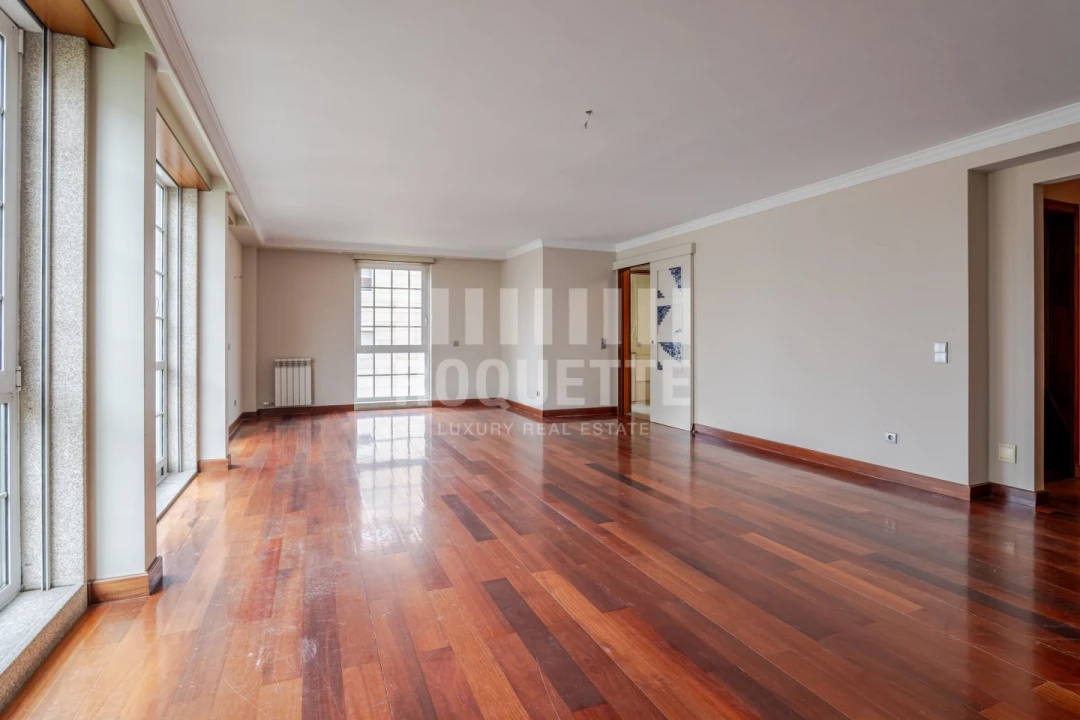Apartamento T5 para Venda em Cedofeita, Santo Ildefonso, Sé, Miragaia, São Nicolau e Vitória Foto 9