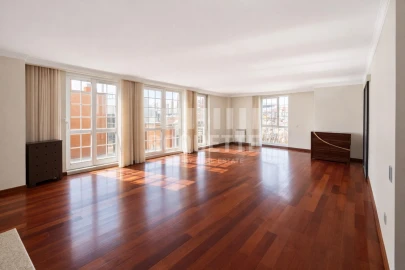 Apartamento T5 para Venda em Cedofeita, Santo Ildefonso, Sé, Miragaia, São Nicolau e Vitória