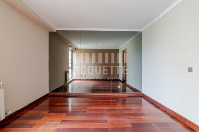 Apartamento T5 para Venda em Cedofeita, Santo Ildefonso, Sé, Miragaia, São Nicolau e Vitória