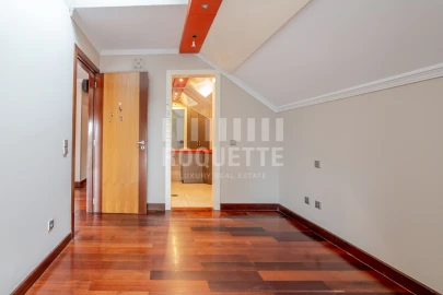 Apartamento T5 para Venda em Cedofeita, Santo Ildefonso, Sé, Miragaia, São Nicolau e Vitória