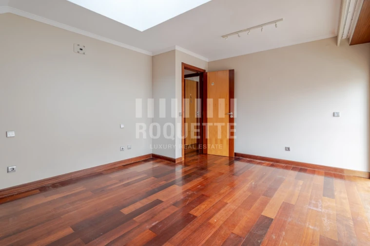 Apartamento T5 para Venda em Cedofeita, Santo Ildefonso, Sé, Miragaia, São Nicolau e Vitória Foto 25