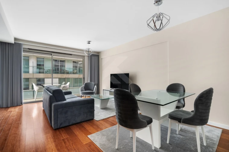 Apartamento T1 para Arrendamento em Funchal (Se) Foto 6