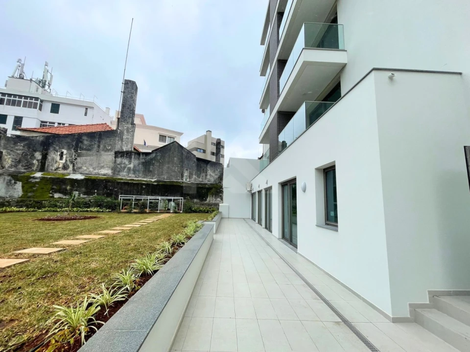 Apartamento T1 para Arrendamento em Funchal (Se) Foto 17