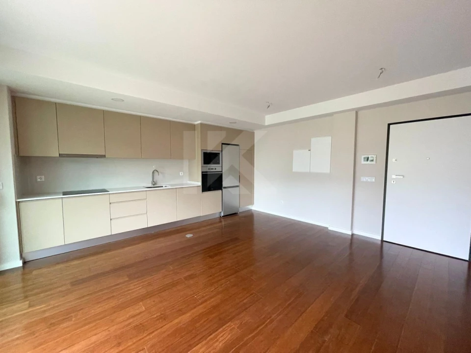 Apartamento T1 para Arrendamento em Funchal (Se) Foto 1