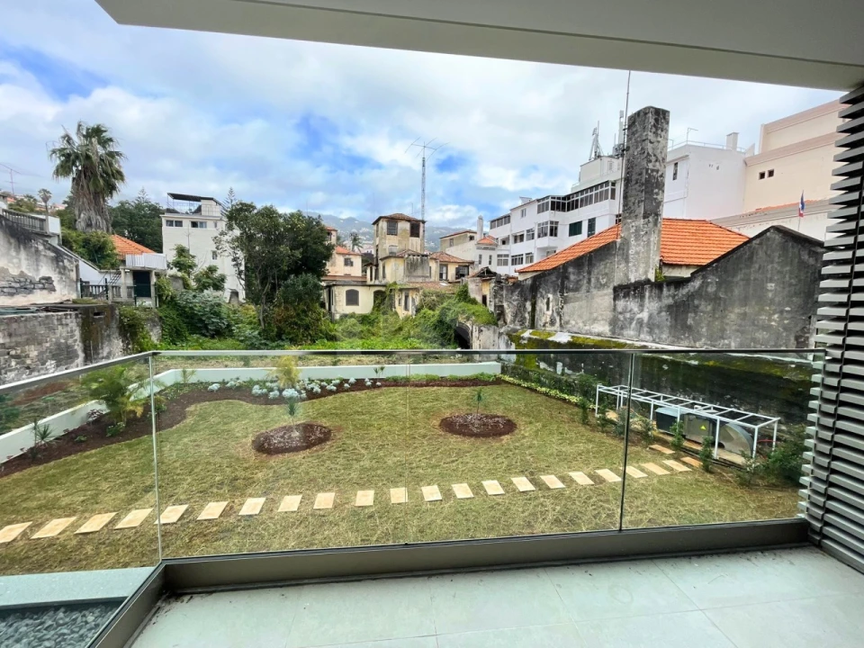 Apartamento T1 para Arrendamento em Funchal (Se) Foto 12