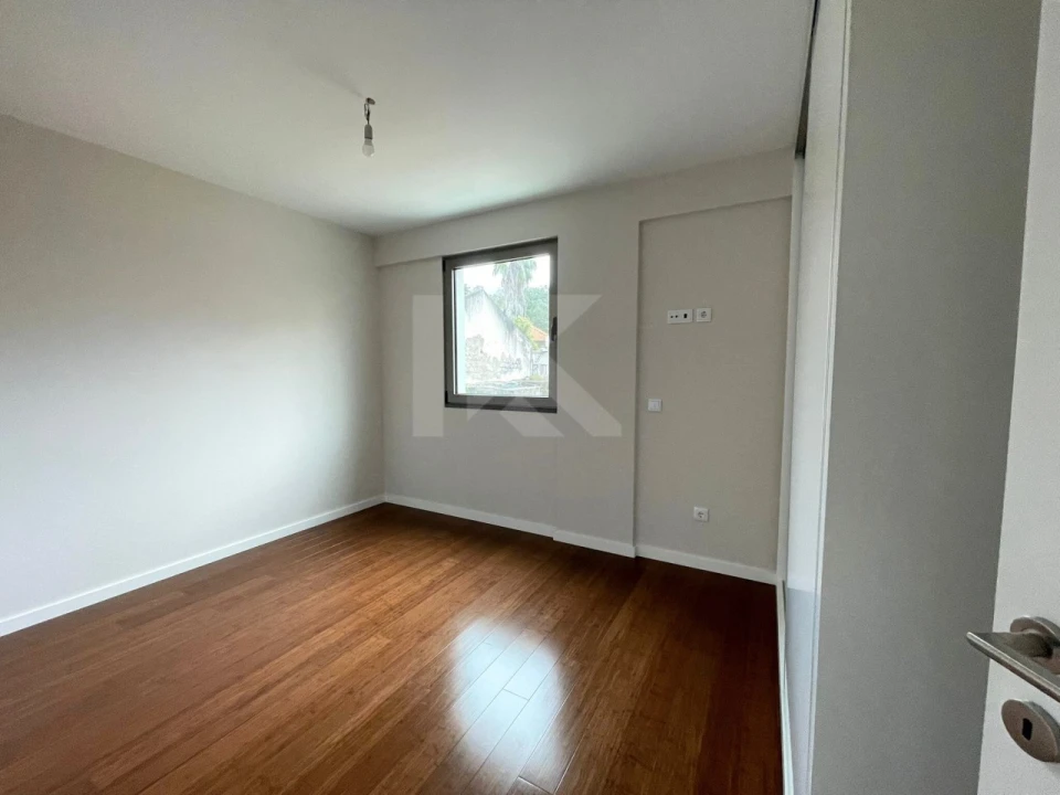 Apartamento T1 para Arrendamento em Funchal (Se) Foto 9