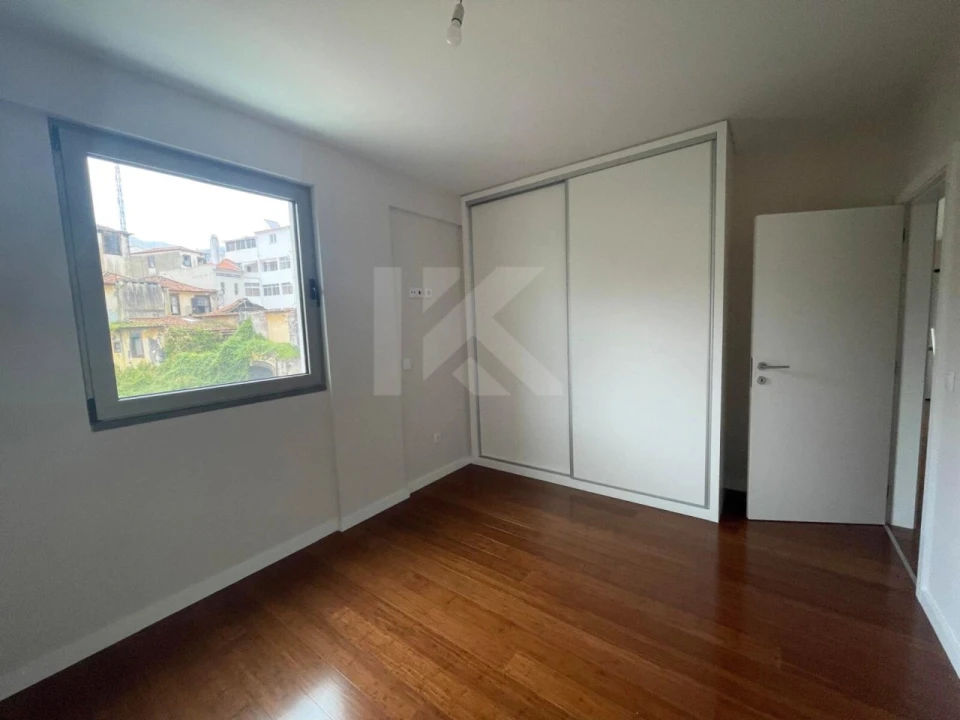 Apartamento T1 para Arrendamento em Funchal (Se) Foto 7