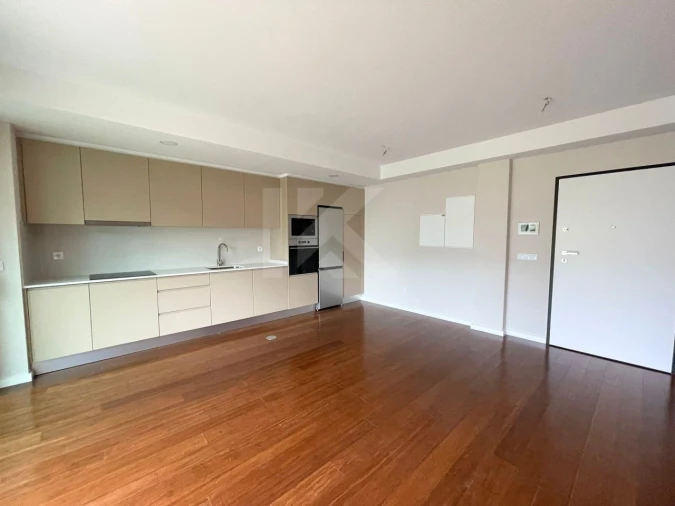 Apartamento T1 para Arrendamento em Funchal (Se) Foto 1