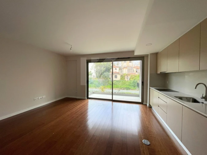 Apartamento T1 para Arrendamento em Funchal (Se) Foto 3