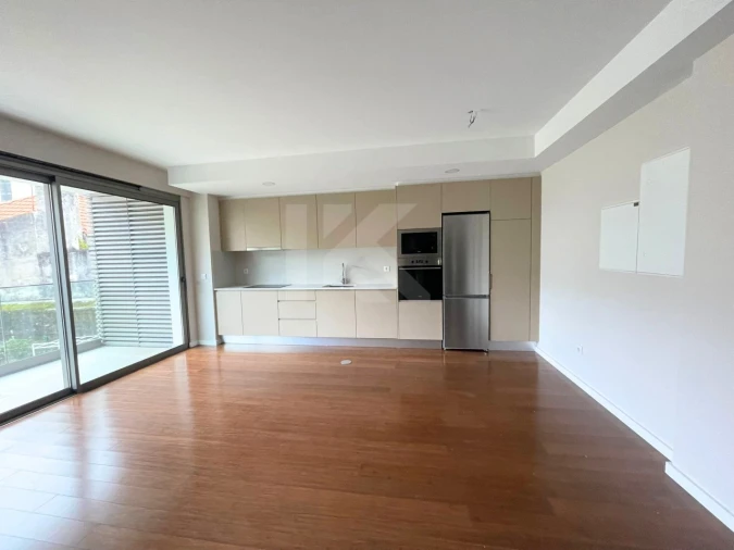 Apartamento T1 para Arrendamento em Funchal (Se) Foto 4