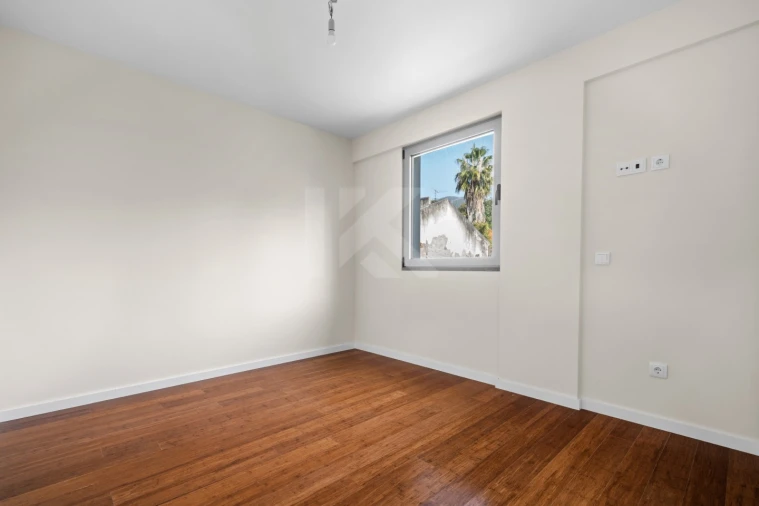 Apartamento T1 para Arrendamento em Funchal (Se) Foto 8