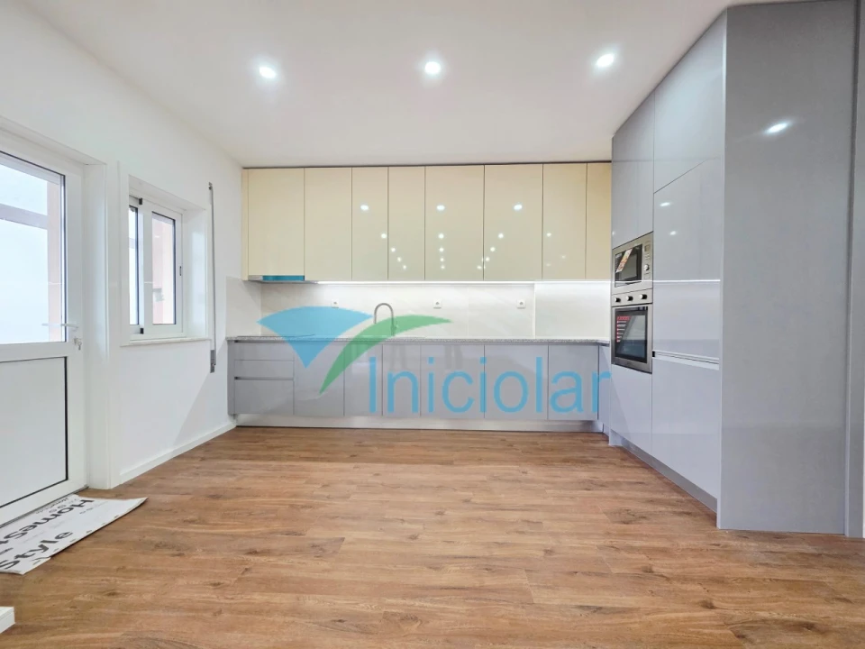 Apartamento T3 para Venda em Aguas Santas Foto 1