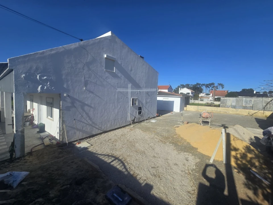 Moradia T4 para Venda em Charneca de Caparica e Sobreda Foto 3
