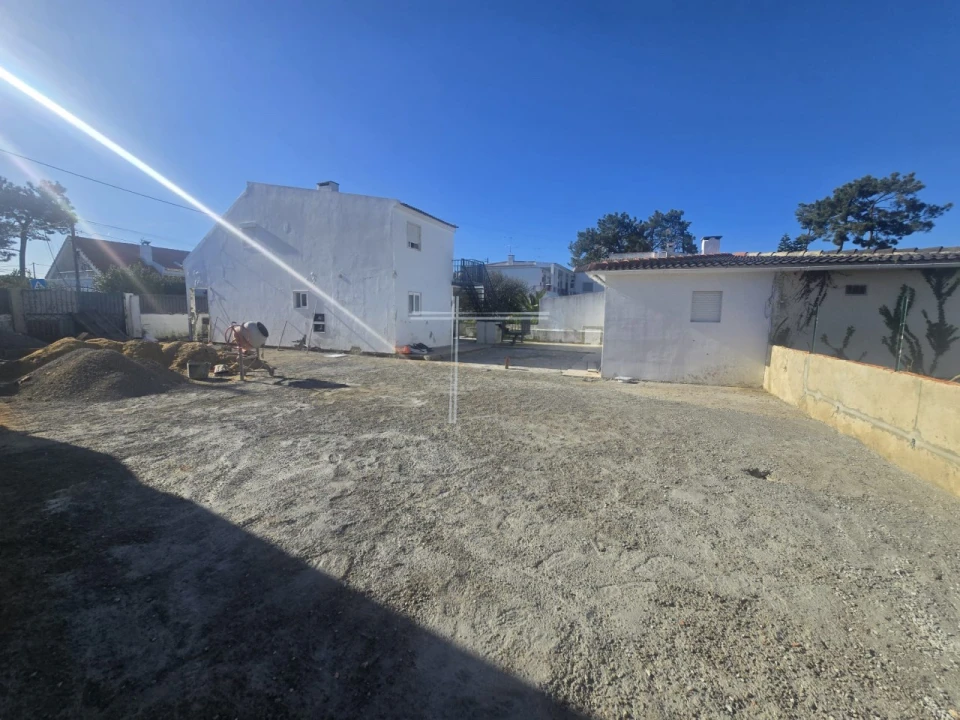 Moradia T4 para Venda em Charneca de Caparica e Sobreda Foto 10