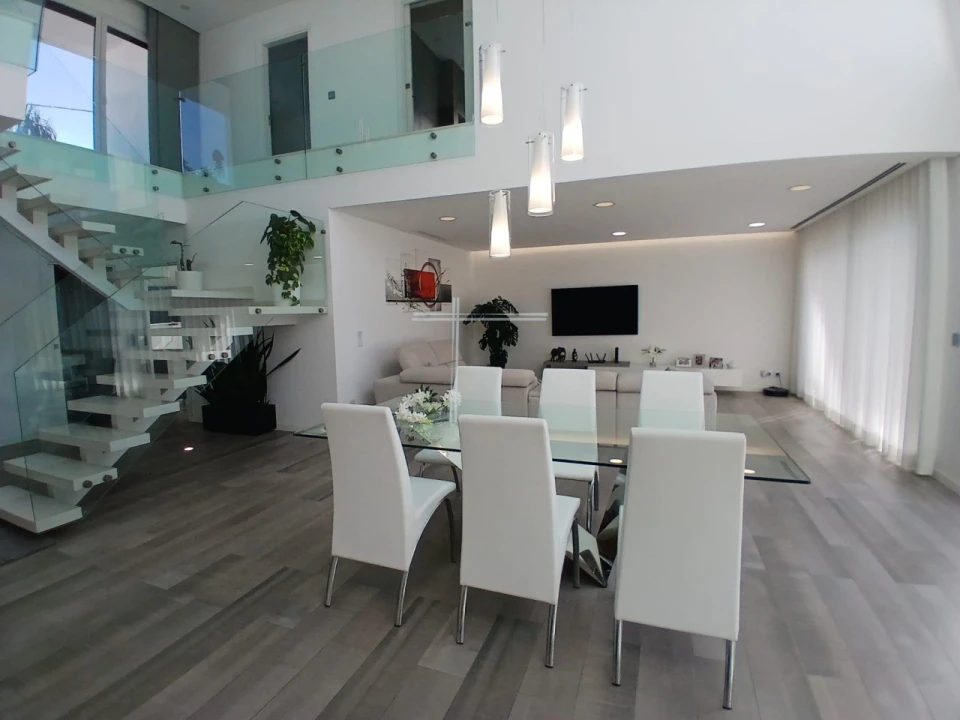 Moradia T4 para Venda em Charneca de Caparica e Sobreda Foto 7