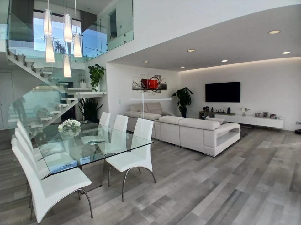 Moradia T4 para Venda em Charneca de Caparica e Sobreda Foto 8