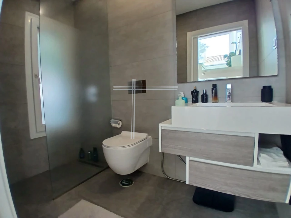 Moradia T4 para Venda em Charneca de Caparica e Sobreda Foto 18