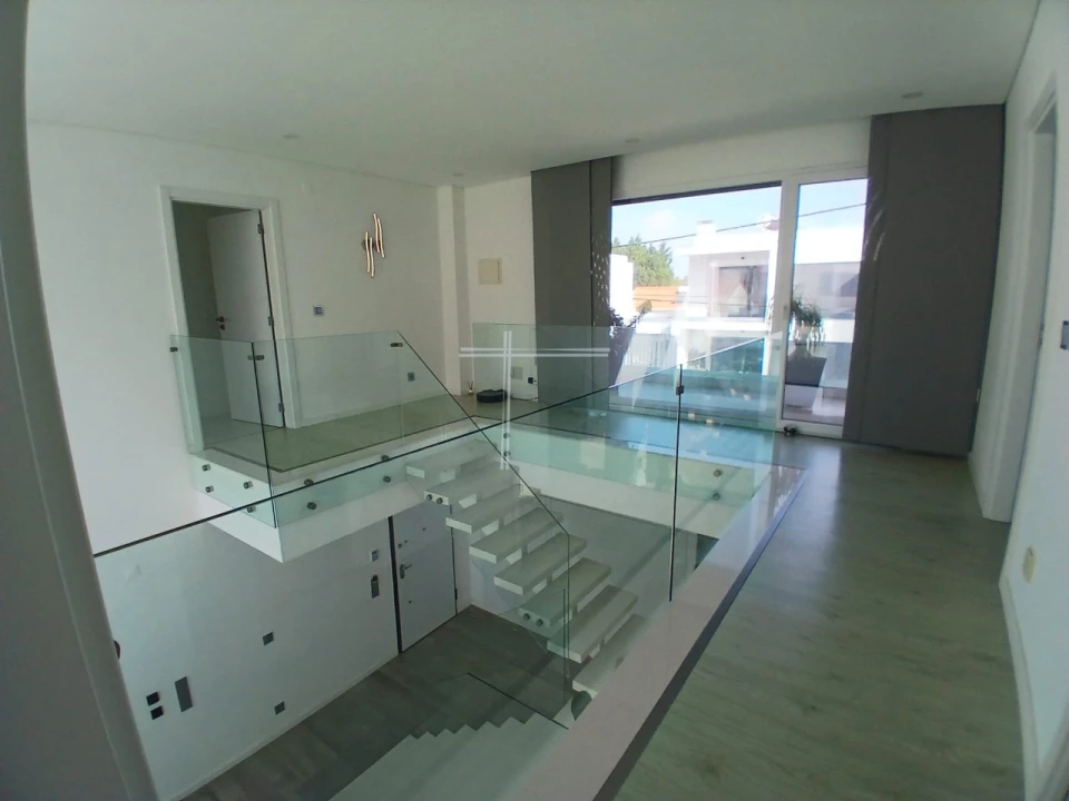 Moradia T4 para Venda em Charneca de Caparica e Sobreda Foto 19