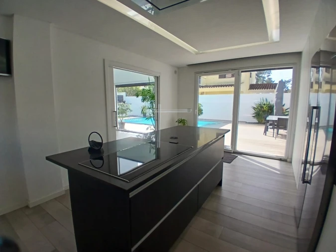 Moradia T4 para Venda em Charneca de Caparica e Sobreda Foto 13