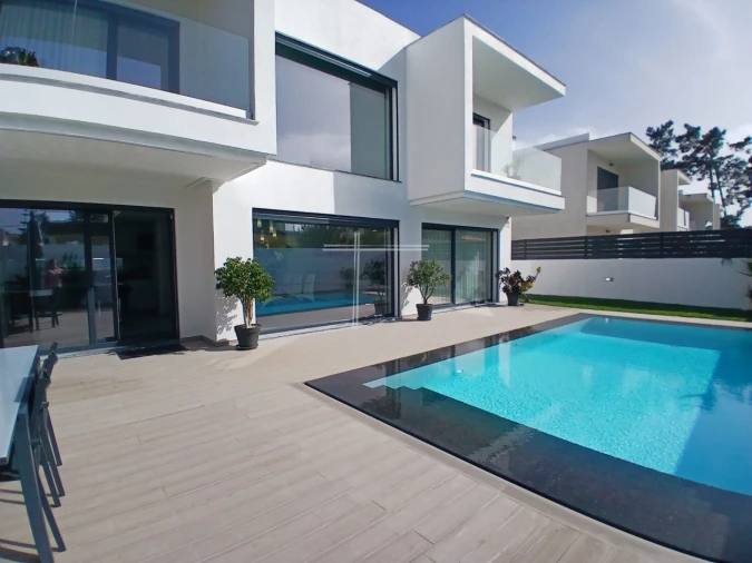 Moradia T4 para Venda em Charneca de Caparica e Sobreda Foto 34