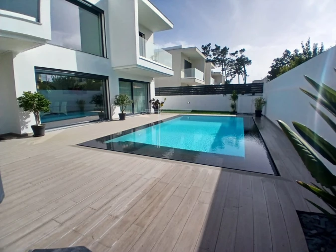 Moradia T4 para Venda em Charneca de Caparica e Sobreda Foto 36