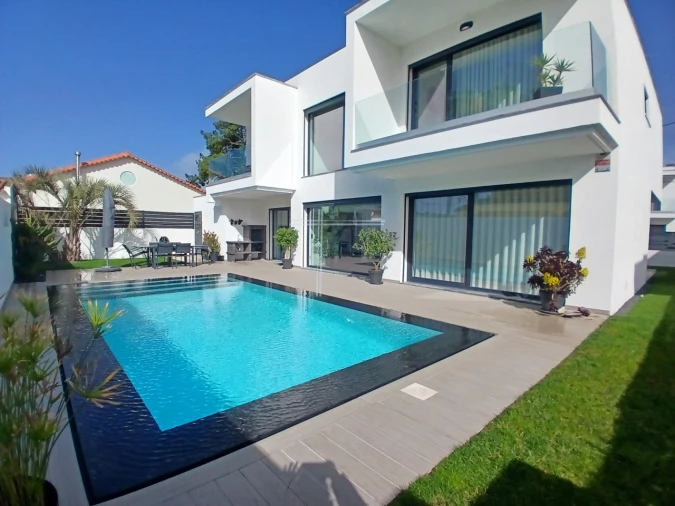 Moradia T4 para Venda em Charneca de Caparica e Sobreda Foto 1