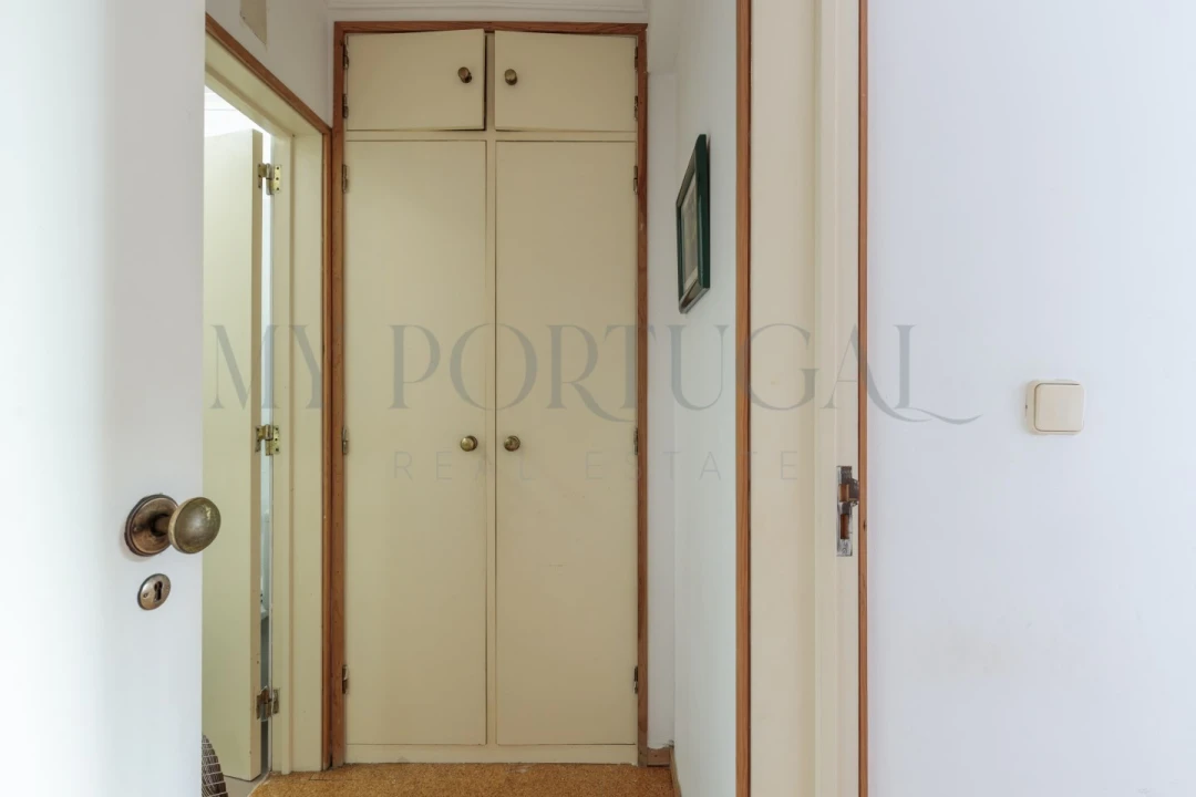 Apartamento T1 para Venda em Carcavelos e Parede Foto 9