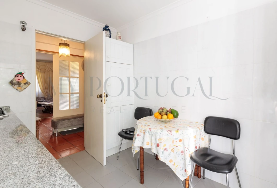 Apartamento T1 para Venda em Carcavelos e Parede Foto 14