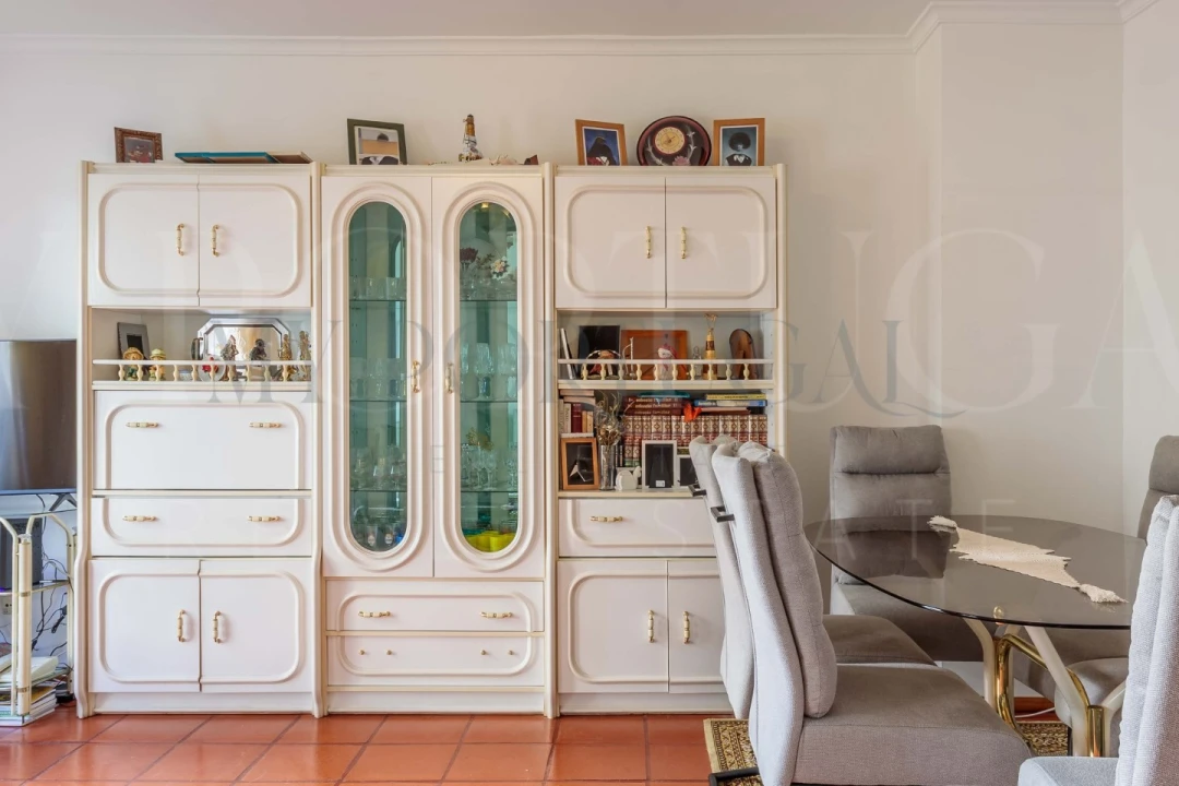 Apartamento T1 para Venda em Carcavelos e Parede Foto 2