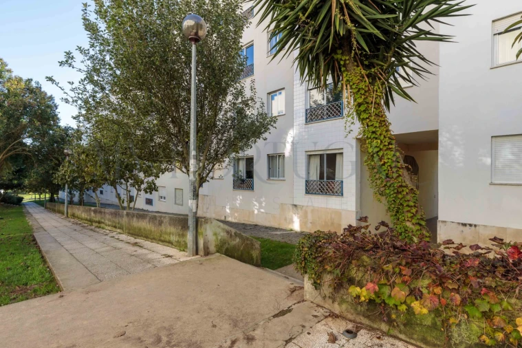 Apartamento T1 para Venda em Carcavelos e Parede Foto 21