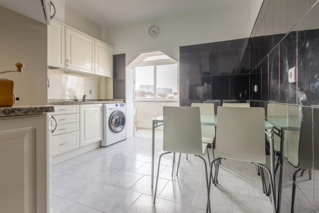 Apartamento T2 para Venda em Laranjeiro e Feijó Foto 4