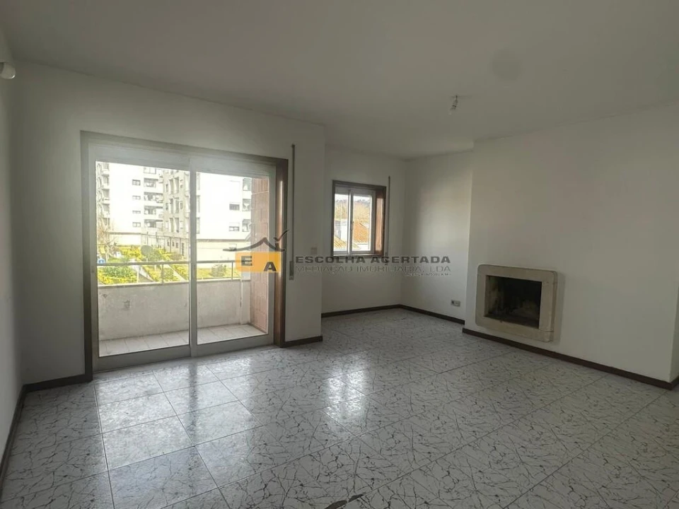 Apartamento T2 para Venda em Valongo Foto 3