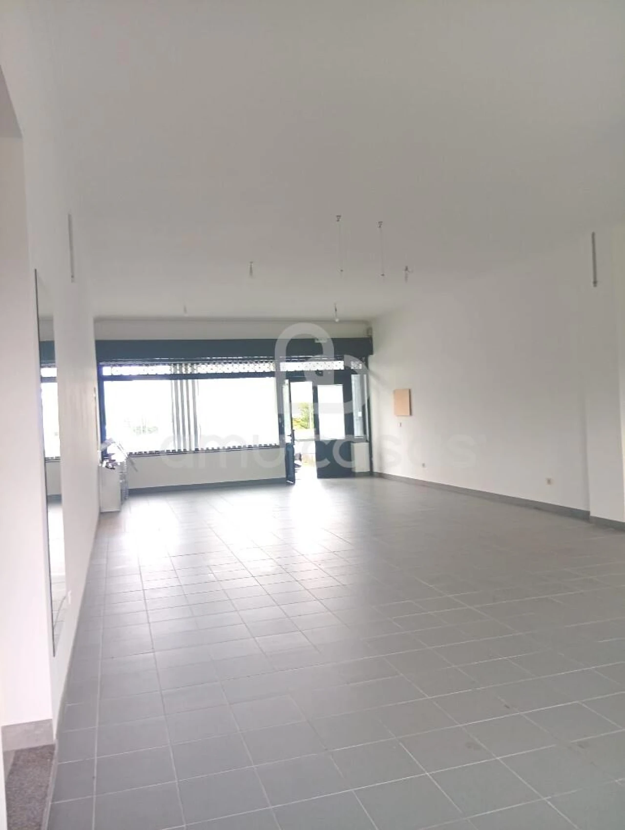 Loja para Venda em Nogueira do Cravo e Pindelo Foto 3