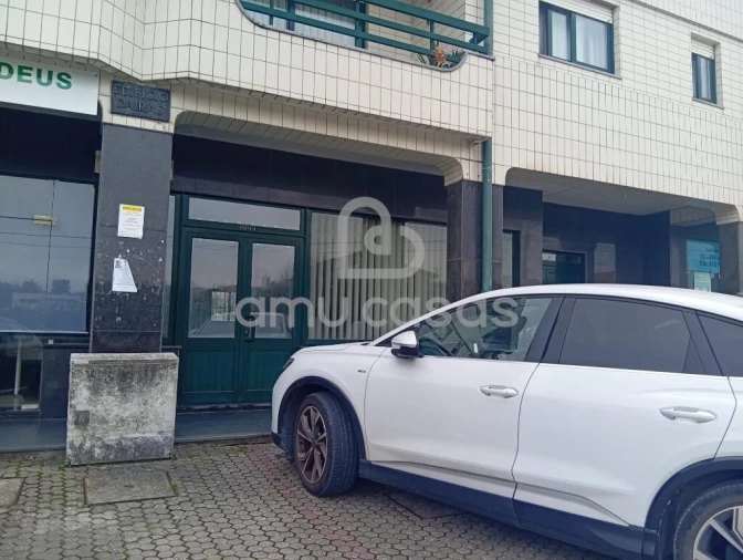 Loja para Venda em Nogueira do Cravo e Pindelo