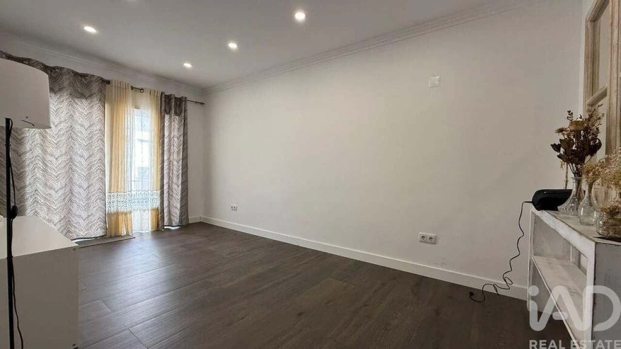 Apartamento T4 para Venda em Baixa da Banheira e Vale da Amoreira Foto 1