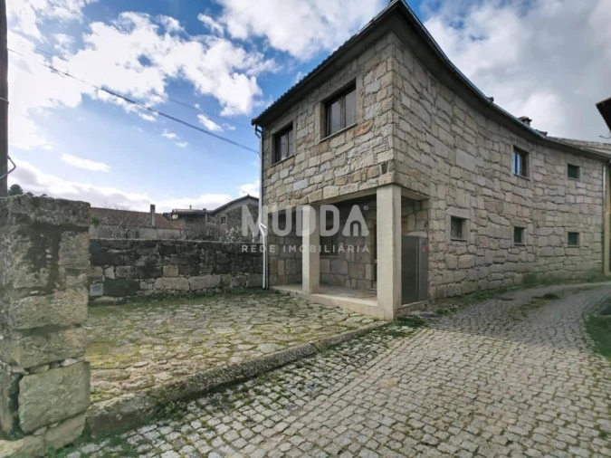 Moradia T3 para Venda em Tinhela e Alvarelhos Foto 1