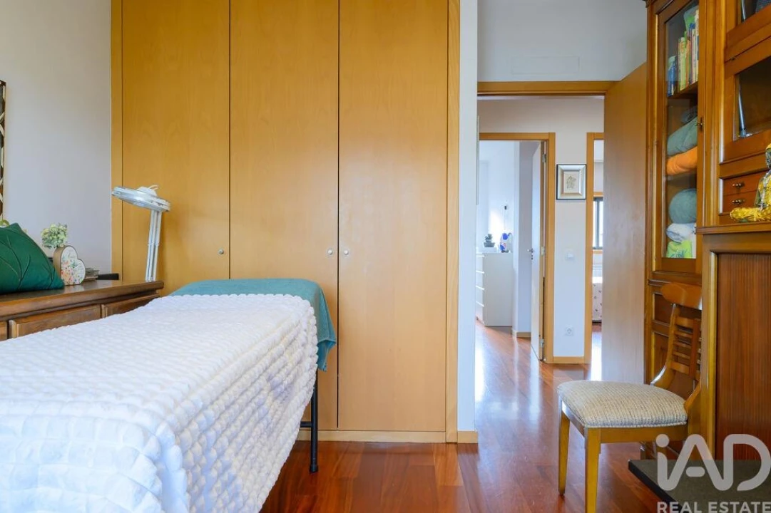 Apartamento T4 para Venda em Paredes Foto 9