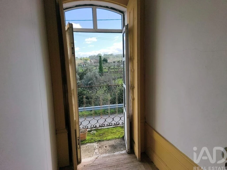 Moradia T4 para Venda em Tabua Foto 39